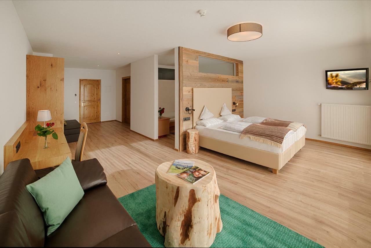 Hotel Kristall Falzes Eksteriør billede